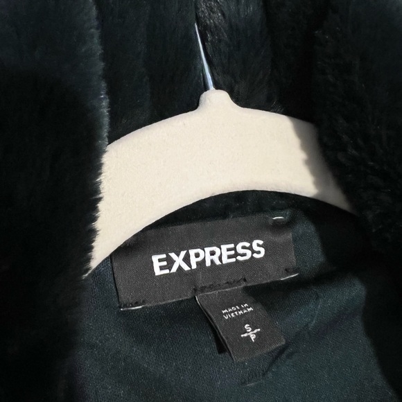 Express Faux Fur Jacket - Picture 4 of 5